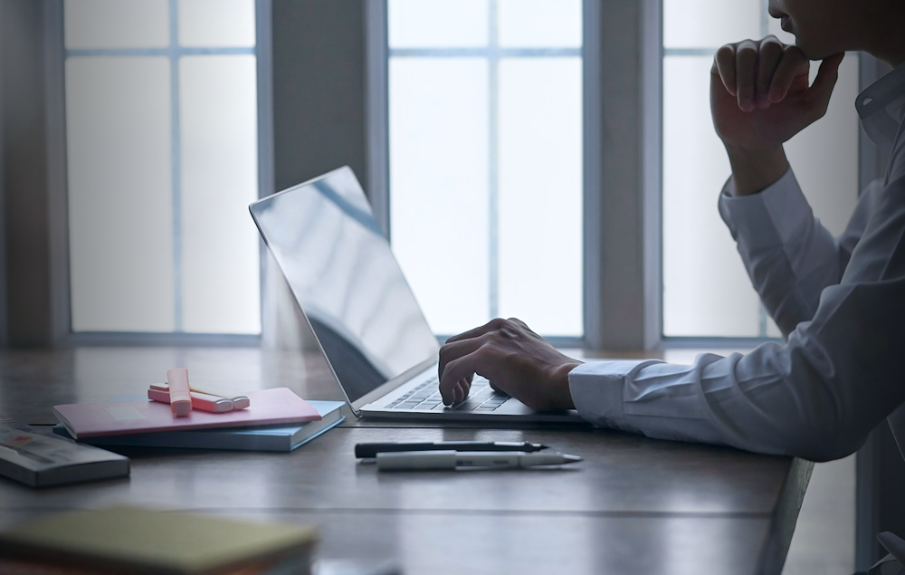 Sédentarité au travail : comment limiter les effets quand on est assis toute la journée